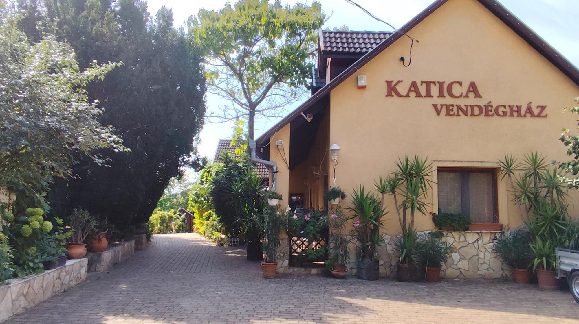 Katica Vendeghaz Apartment Сиофок Екстериор снимка